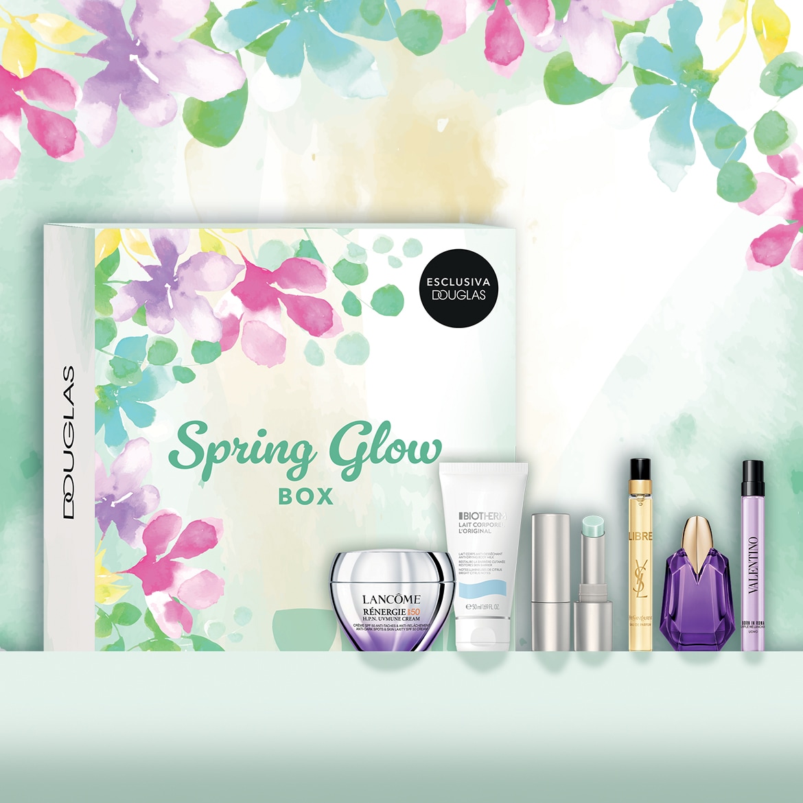 La Spring Glow Box di Douglas è un'esclusiva che racchiude prodotti come la crema Rénergie H.P.N. UVMUNE di Lancôme, il latte corpo L'Original di Biotherm, rossetti e profumi.