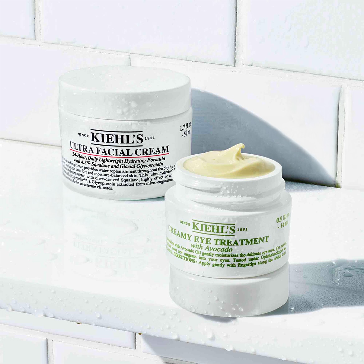 Ecco la crema viso ultra idratante di Kiehl's, dalla formula leggera e adatta all'uso quotidiano, arricchita con squalano e glicoproteine glaciali per una pelle sempre idratata e protetta.