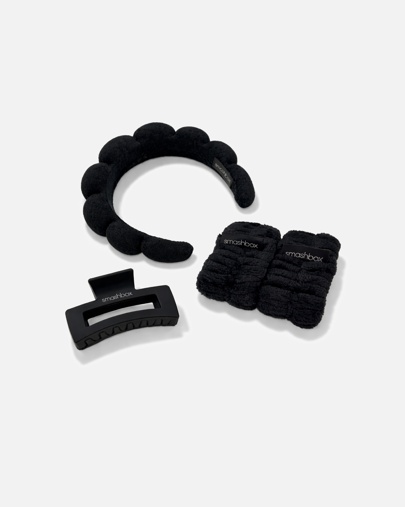 ESCLUSIVA DOUGLAS Kit accessori in omaggio all'acquisto di 49€ di prodotti Smashbox. Esclusi i prodotti Douglas Partner.