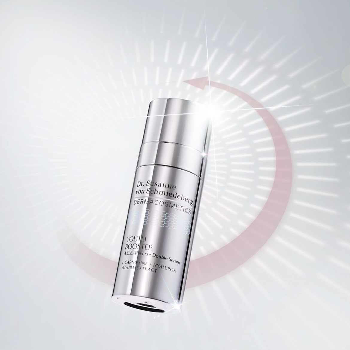 Ecco il siero Youth Booster A.G.E.-Reverse Double Serum di Dr. Susanne von Schmiedeberg DERMACOSMETICS in una confezione argentata, arricchito con I-Carnosina, Hyaluron e estratto di Yuyuba.
