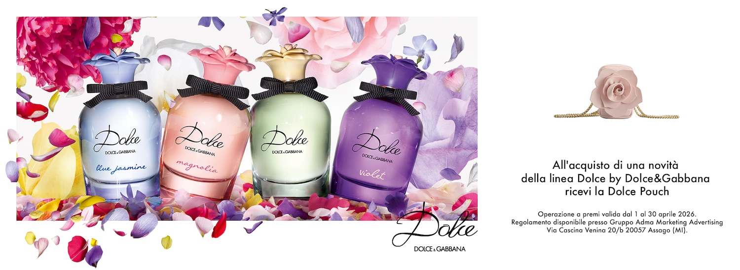 Scopri la collezione Dolce & Gabbana: quattro fragranze in flaconi colorati con tappi a forma di fiore e fiocco nero, tra petali sparsi.
