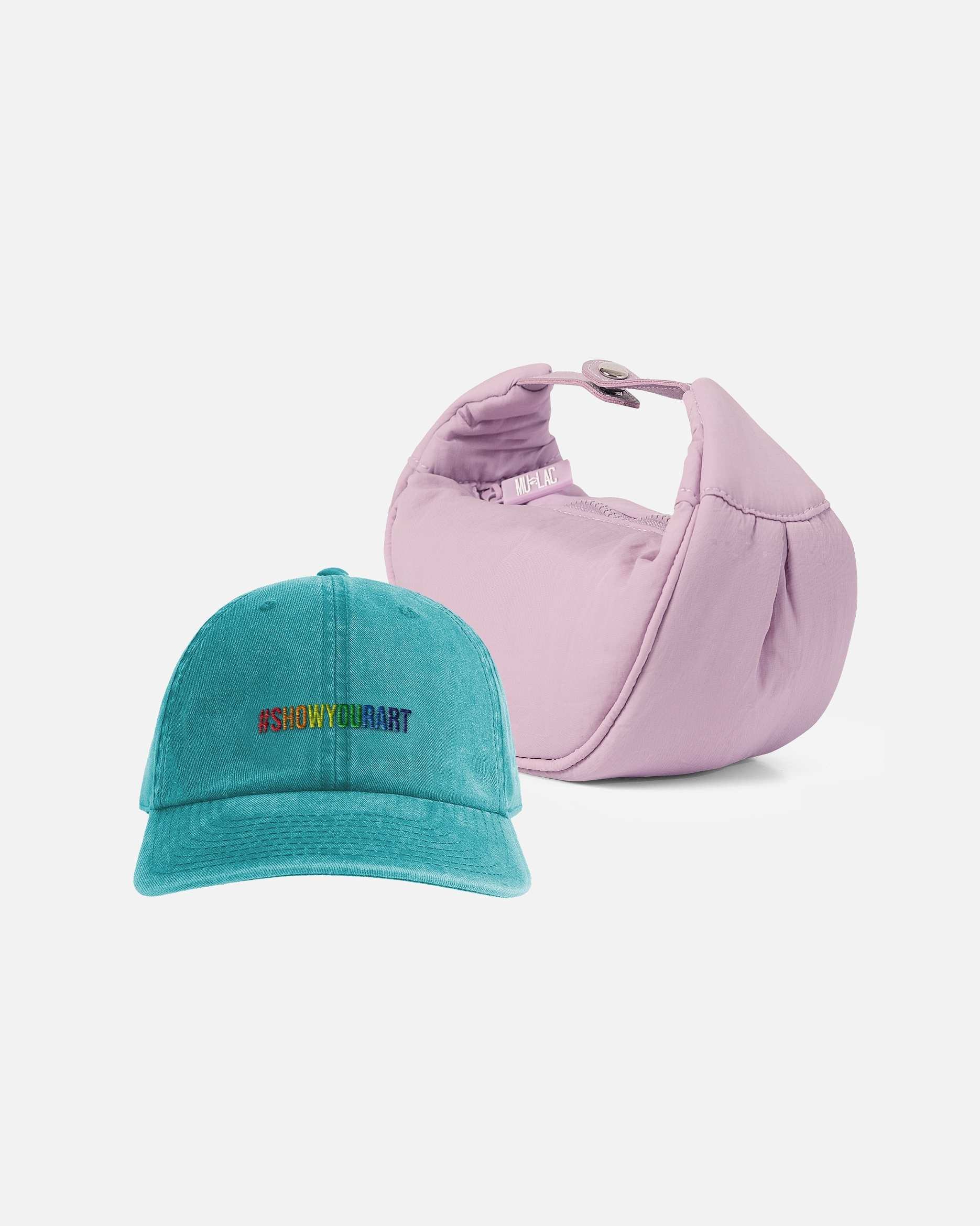 ESCLUSIVA ONLINE DOUGLAS Mini borsa lilla e cappellino in omaggio all'acquisto di almeno 39,90€ in prodotti make up Mulac. I prodotti Douglas Partner sono esclusi.