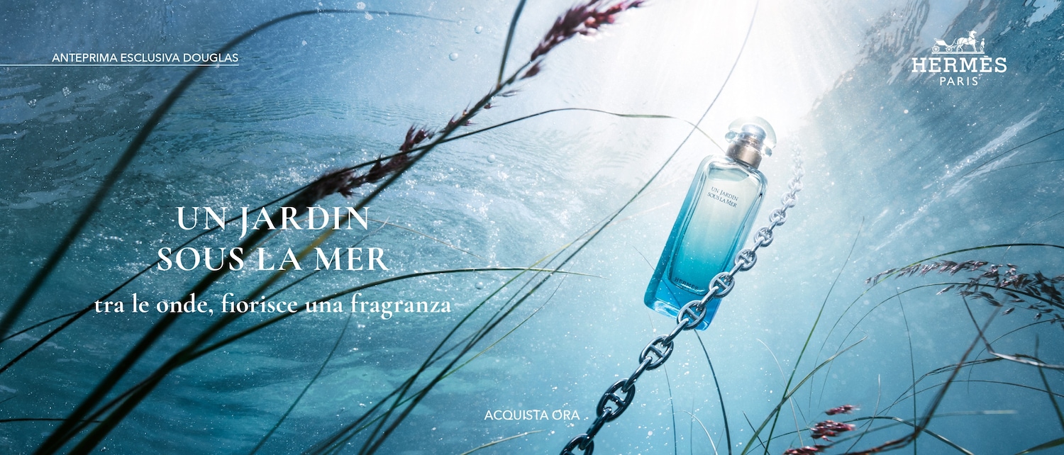 Scopri l'eleganza senza tempo di Terre D'Hermès Pure Parfum, una fragranza che cattura l'eco della terra in un flacone, con note legnose e agrumate che si fondono in un'armonia olfattiva unica.