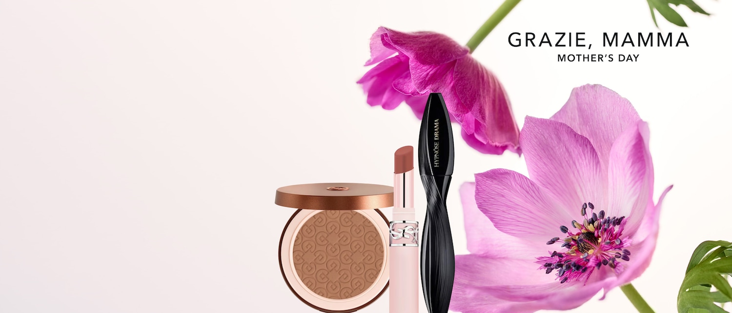 Festeggia la Festa della Mamma con un tocco di bellezza: cipria abbronzante in un elegante cofanetto marrone, rossetto nude e mascara nero Hypnôse Drama, il regalo perfetto per lei.