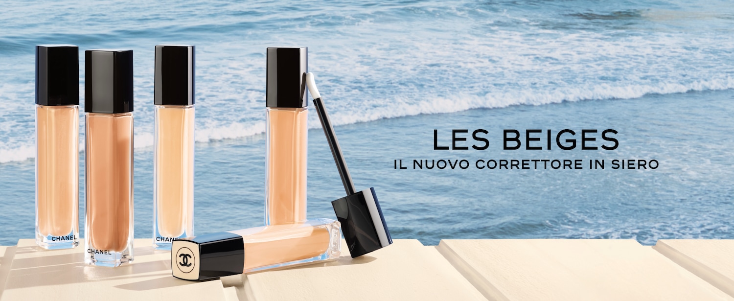 Scopri Les Beiges di Chanel, il nuovo correttore in siero, presentato in flaconi trasparenti con tappo nero, che rivelano le diverse tonalità del prodotto.