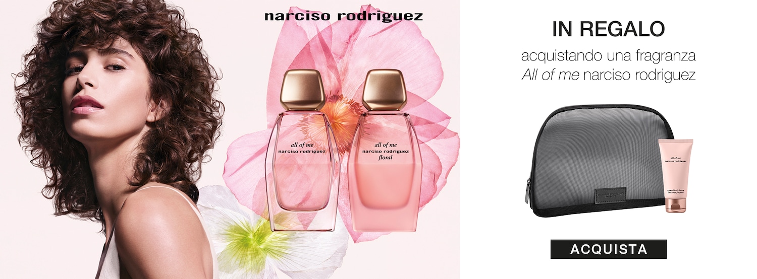 Scopri All of Me di Narciso Rodriguez, una fragranza floreale in un flacone di vetro rosa con tappo dorato, accanto a una modella con capelli ricci.