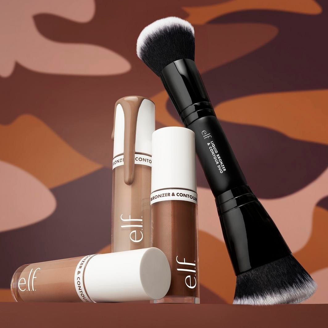 e.l.f. Camo Liquid Bronzer & Contour Duo Pennello Fondotinta acquista online | DOUGLAS e.l.f. Camo Liquid Bronzer & Contour Duo Pennello Fondotinta acquista online | DOUGLAS