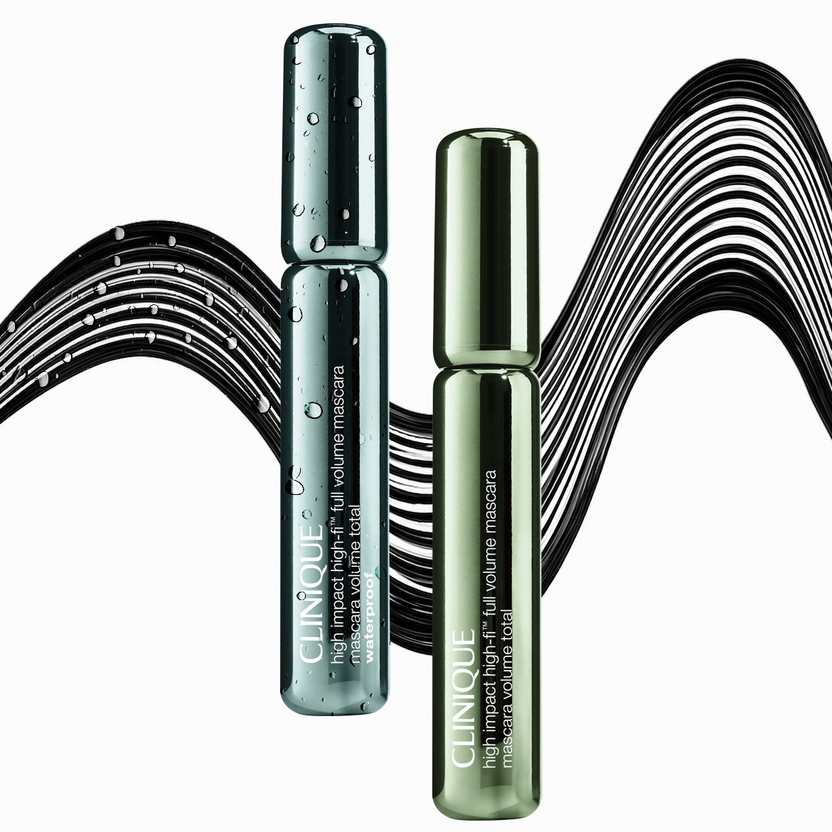 Ecco due mascara Clinique High Impact High-Fi™ Full Volume, uno waterproof in confezione azzurra con gocce d'acqua, l'altro in confezione verde, entrambi per un volume totale.