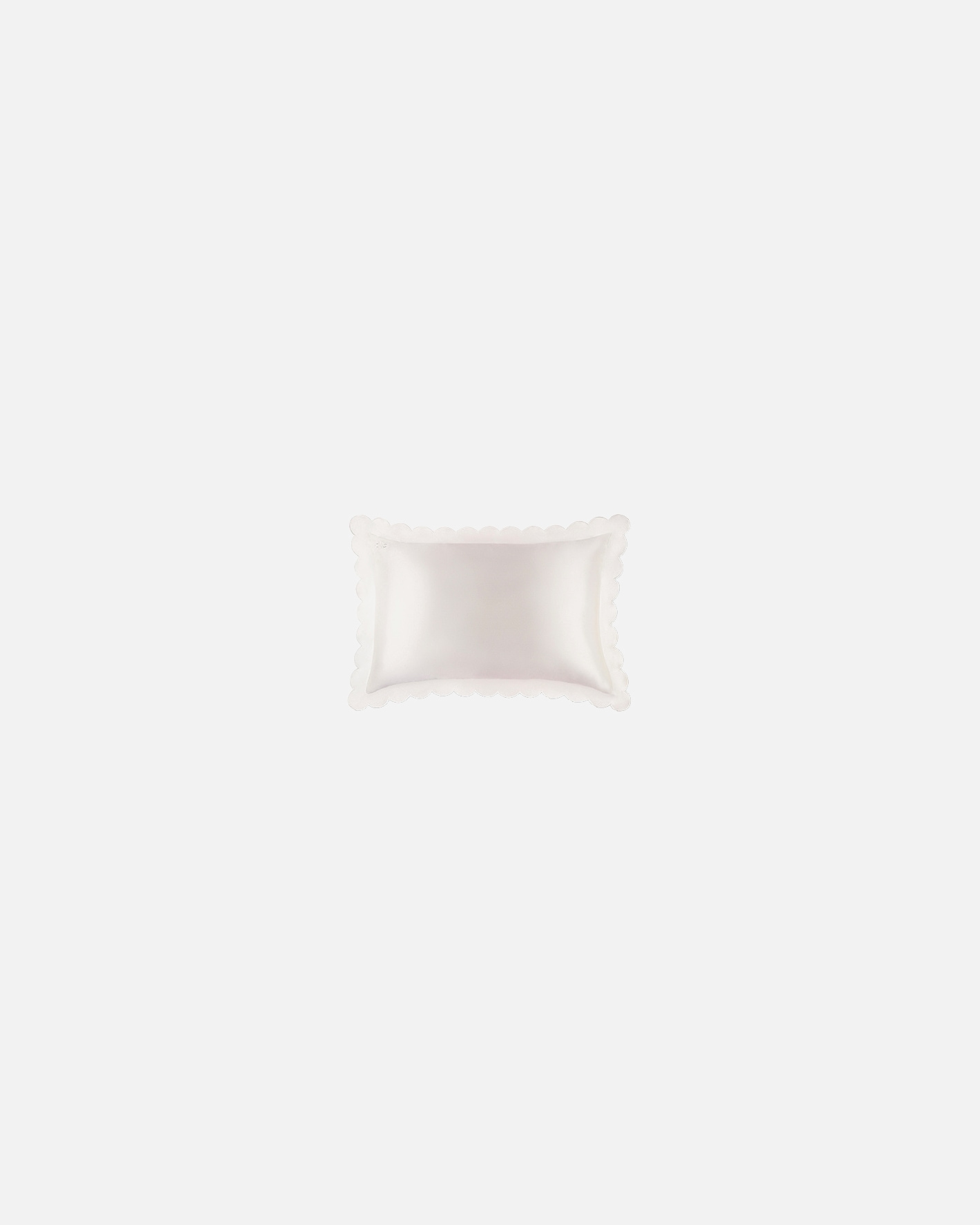 Cuscini di Unisex Slip Pure Silk Queen Pillowcase with scalloped edge - white Pure Silk Queen Pillowcase with scalloped edge - white