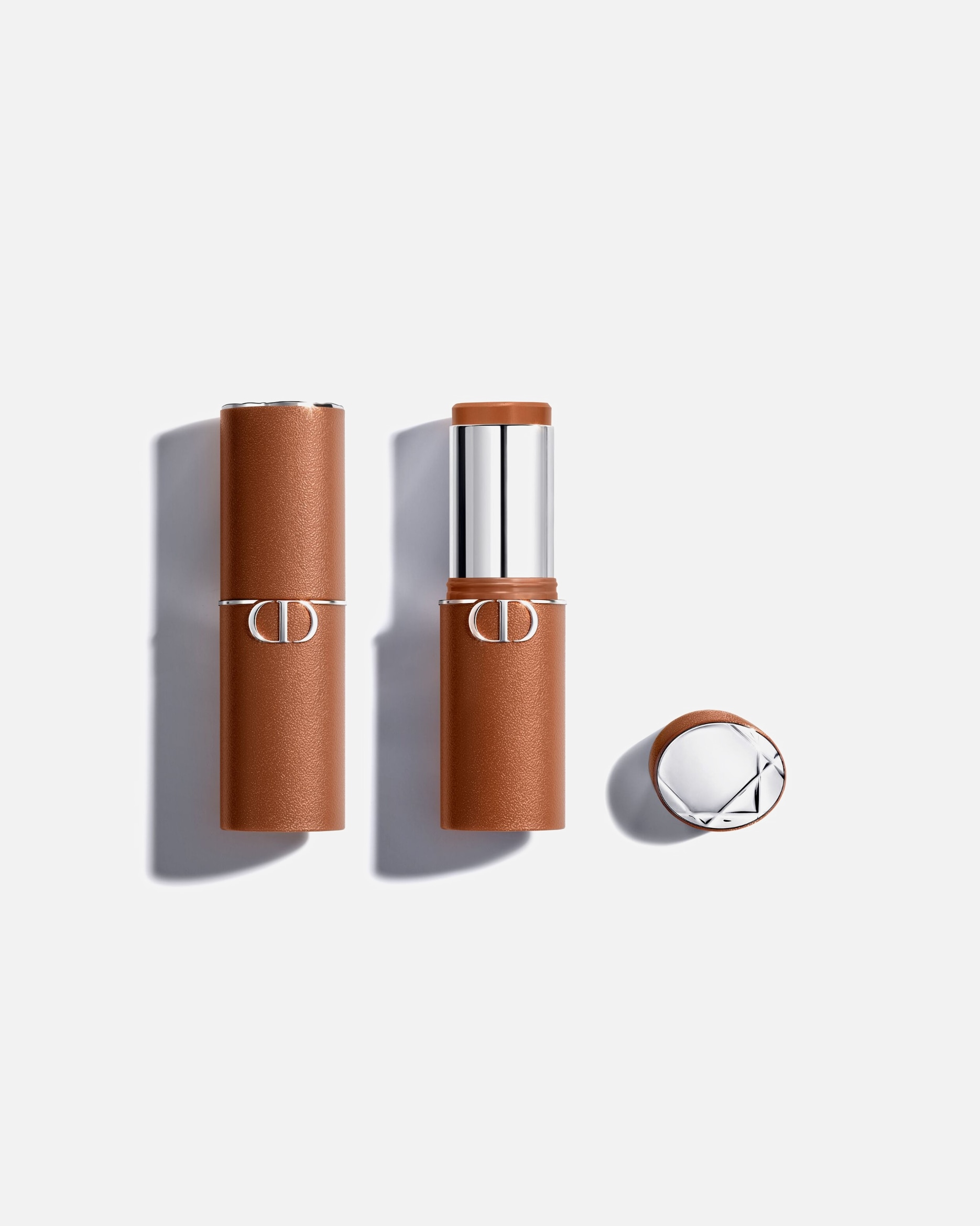 Terra di Unisex DIOR Forever Skin Bronze 04 - MEDIUM TAN